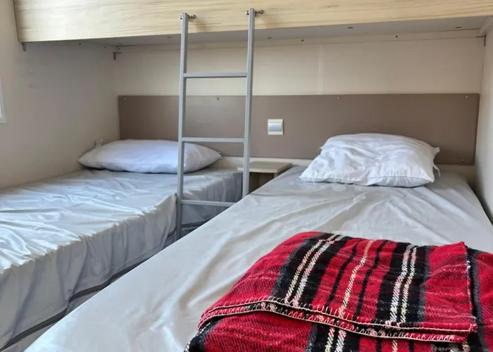 אתר קמפינג Du Phare D Opale Mobile J10 לה פורטל